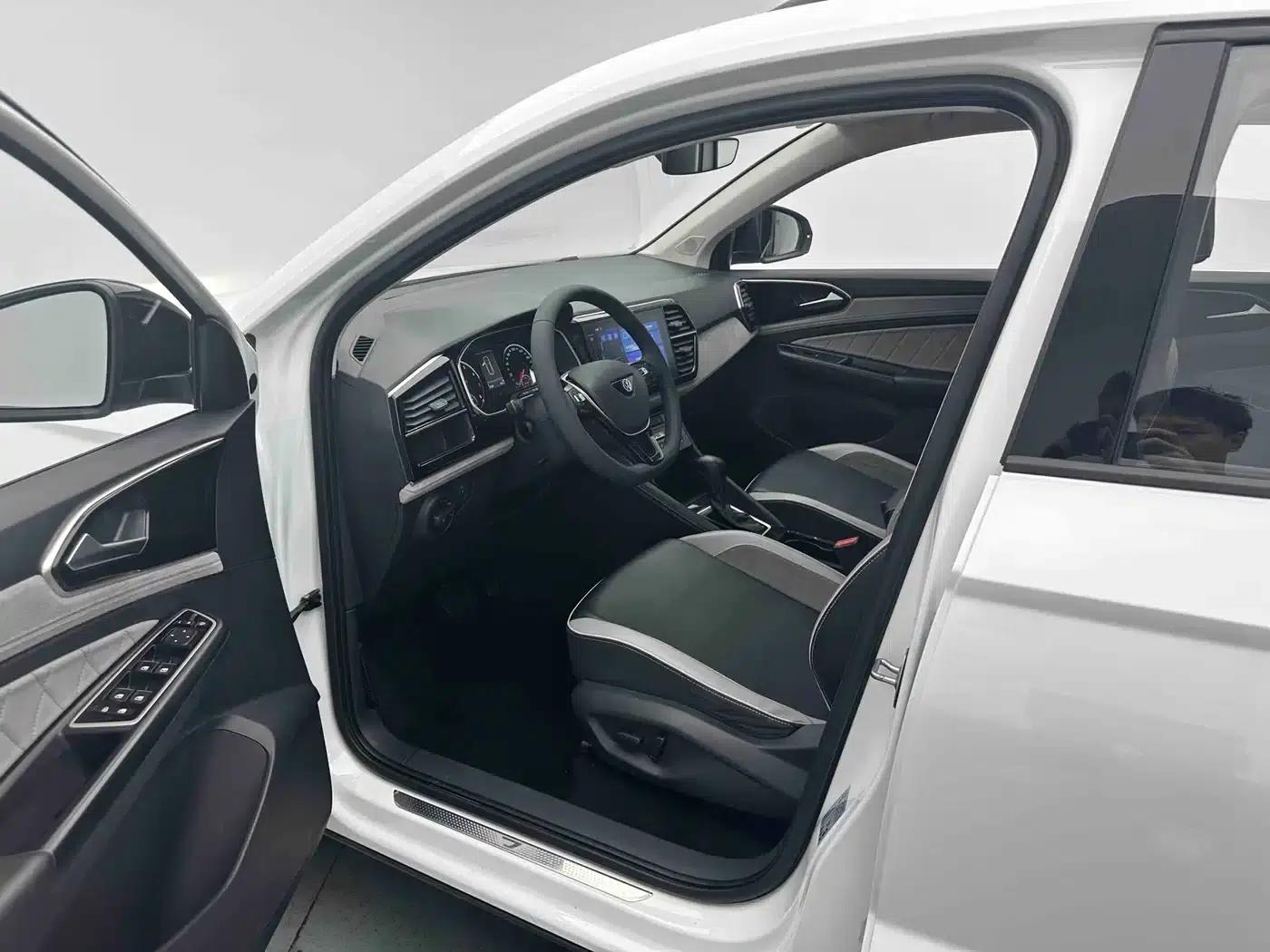 Jetta VS7 2021 Panda Edition 1.4T Automatic Glory Edition — миниатюра 9