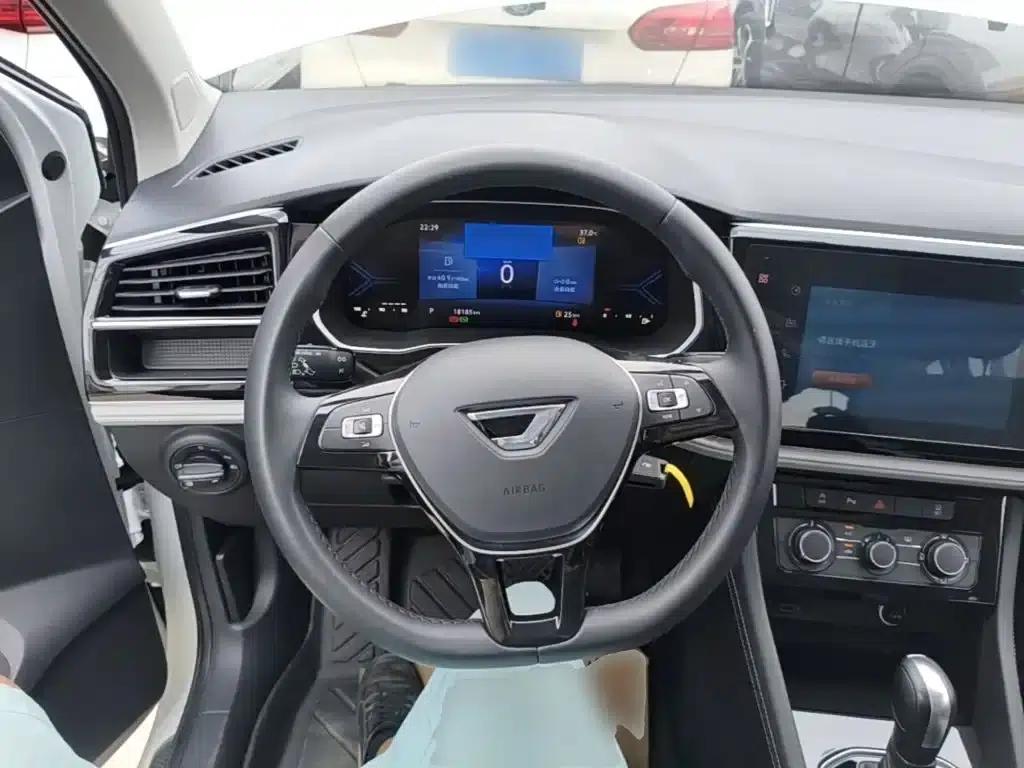 Jetta VS7 2023 280TSI Automatic Entry-Level Edition — миниатюра 11