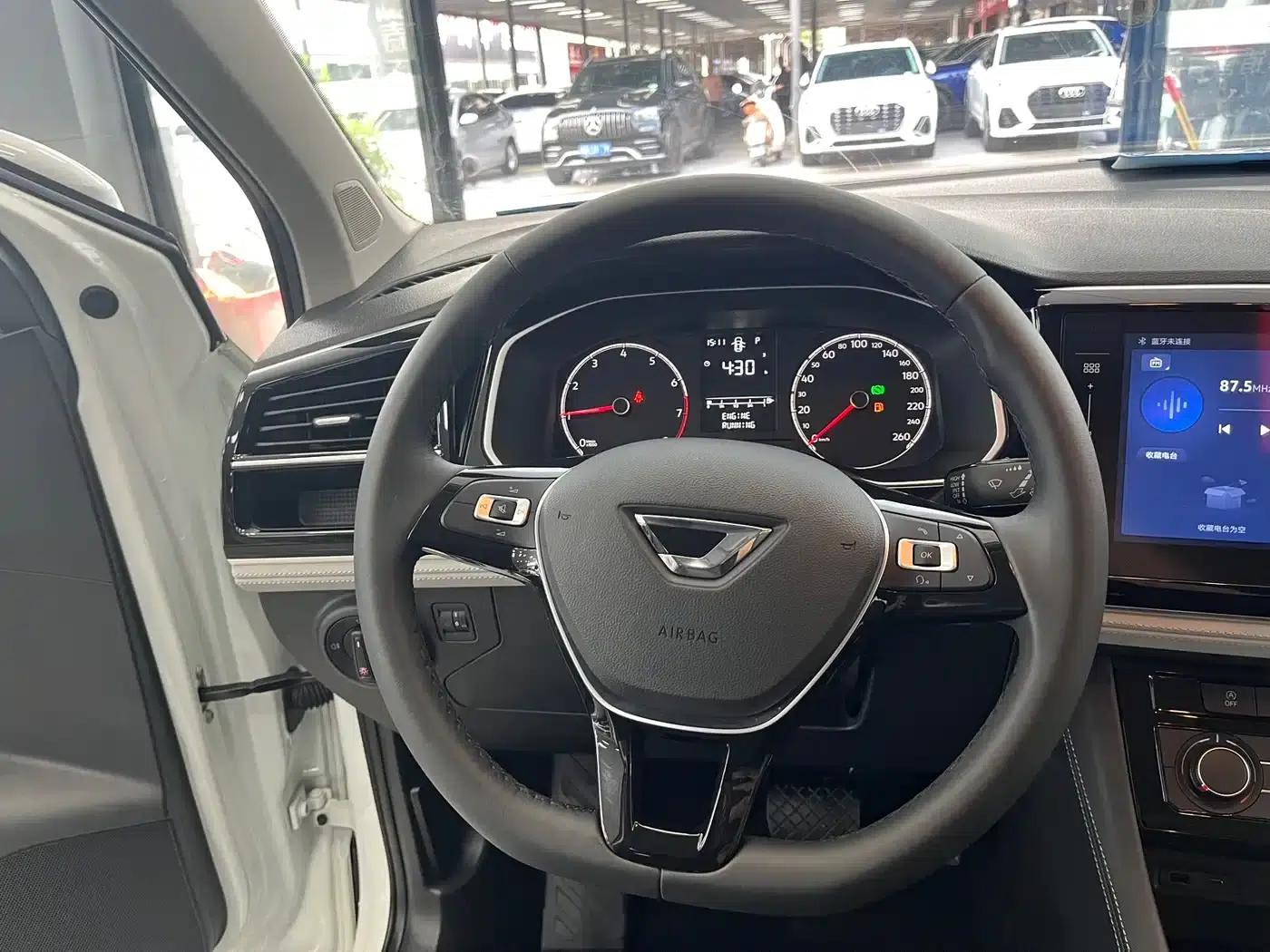 Jetta VS5 2023 280TSI Automatic Enjoyment Edition — миниатюра 13
