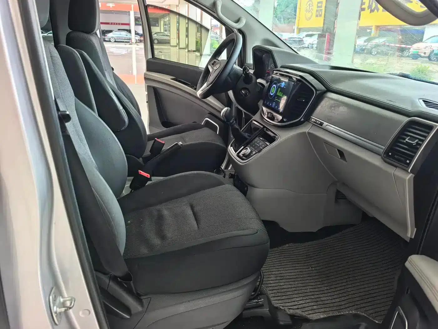 Refine M4 2016 2.0L Manual Comfort Model — миниатюра 5