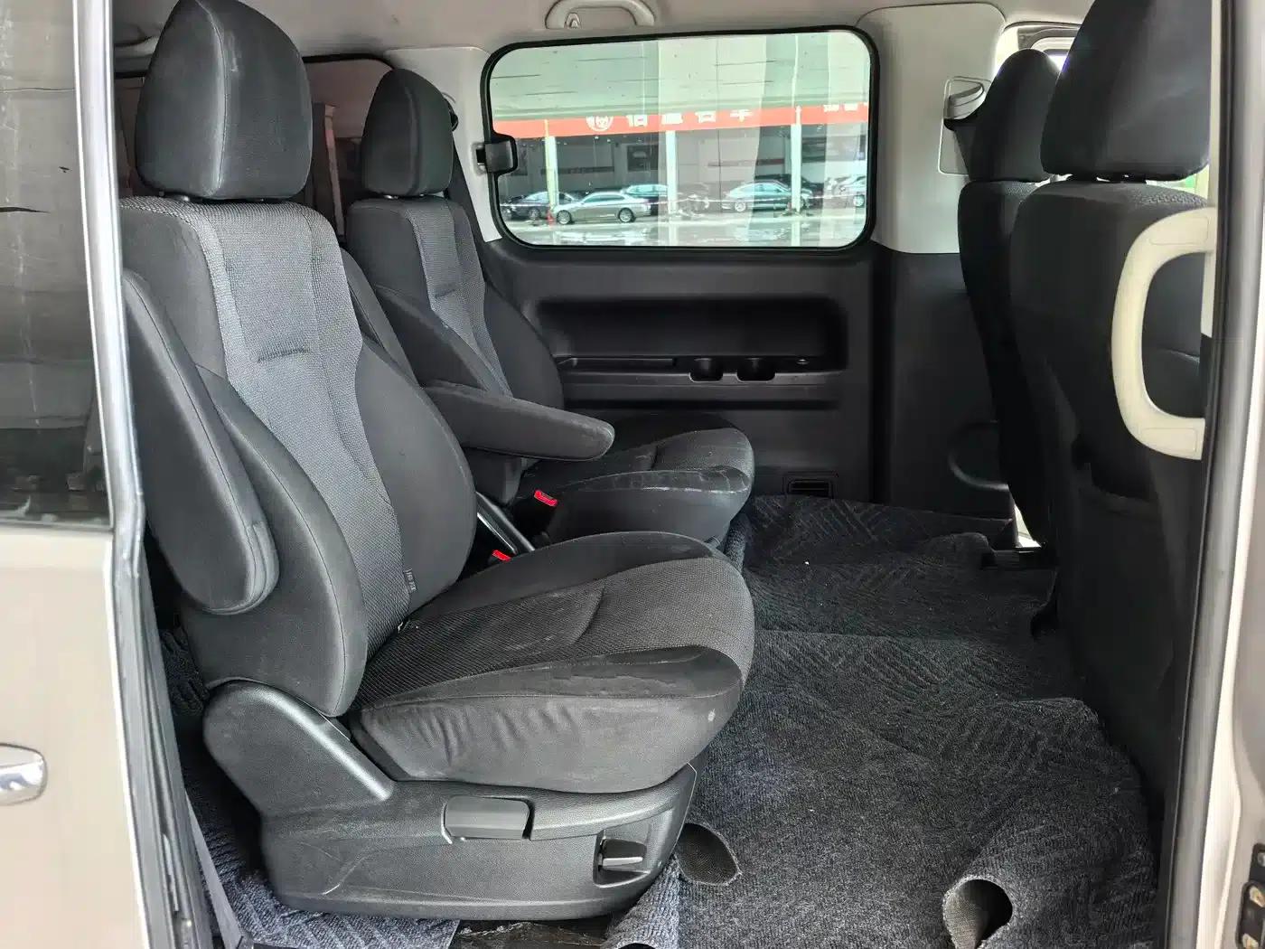 Refine M4 2016 2.0L Manual Comfort Model — миниатюра 6