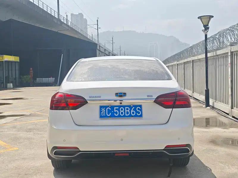 Geely Emgrand 2018 1.5L CVT Upward Connected Edition — миниатюра 6