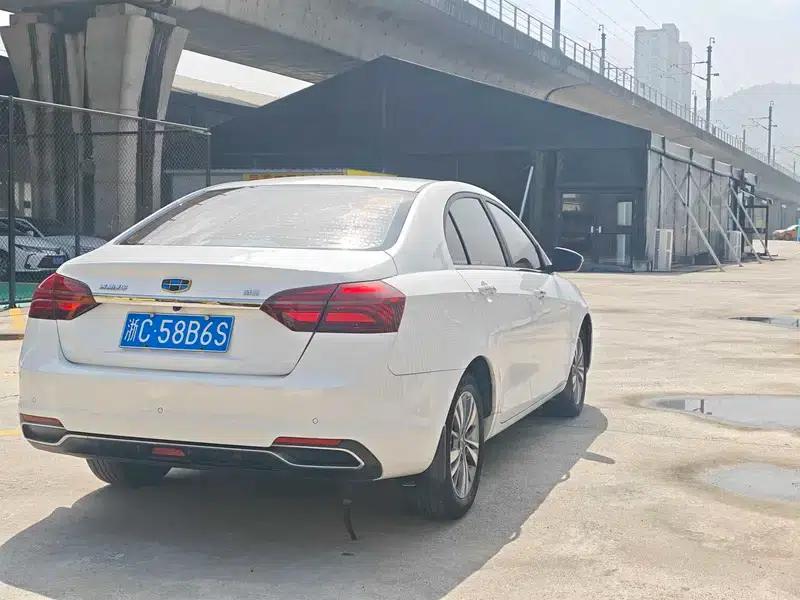 Geely Emgrand 2018 1.5L CVT Upward Connected Edition — миниатюра 7