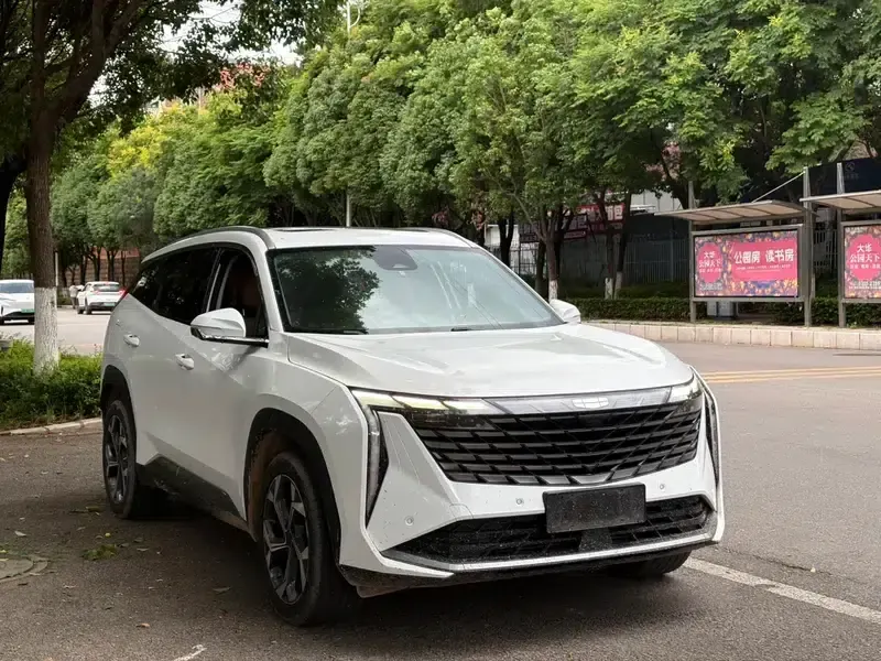 Geely Boyue L 2023 1.5TD DCT Luxury Edition — миниатюра 3