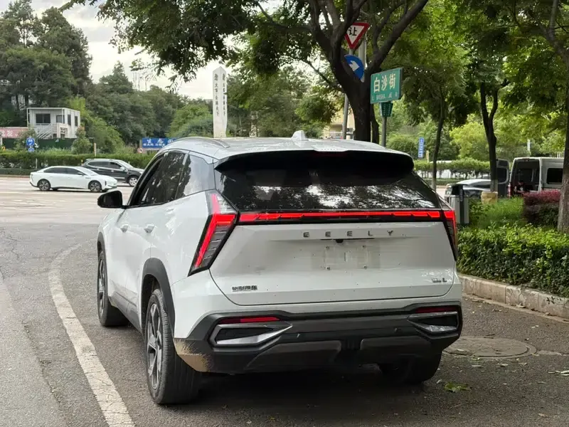 Geely Boyue L 2023 1.5TD DCT Luxury Edition — миниатюра 4