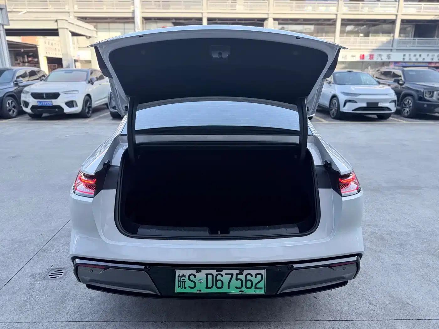 Galaxy E8 2024 Model 550km Rear-Wheel Drive PRO — миниатюра 11