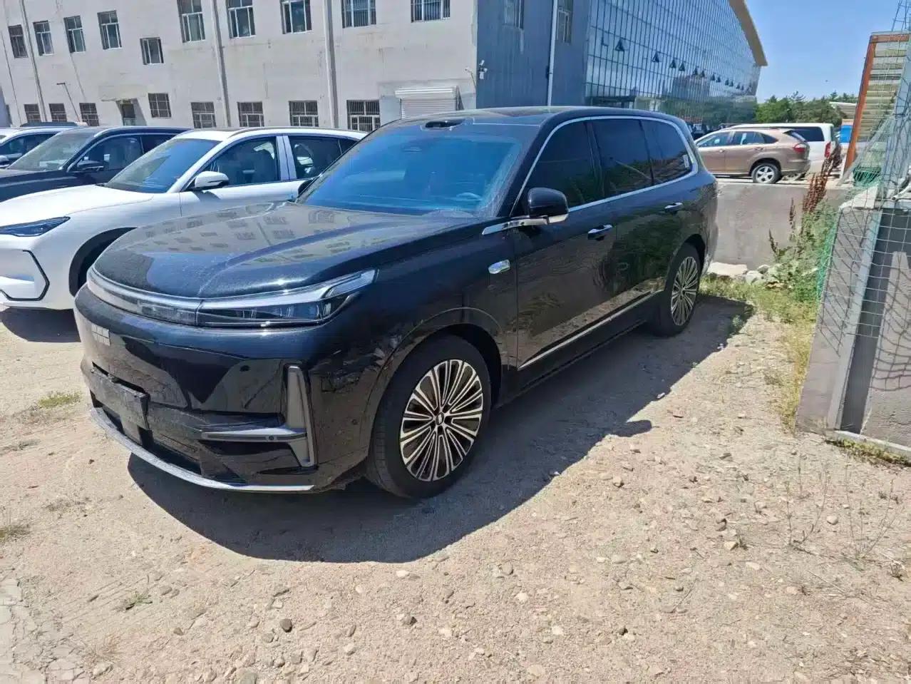 Galaxy M9 2025 210km/h AWD Navigator Edition — миниатюра 1