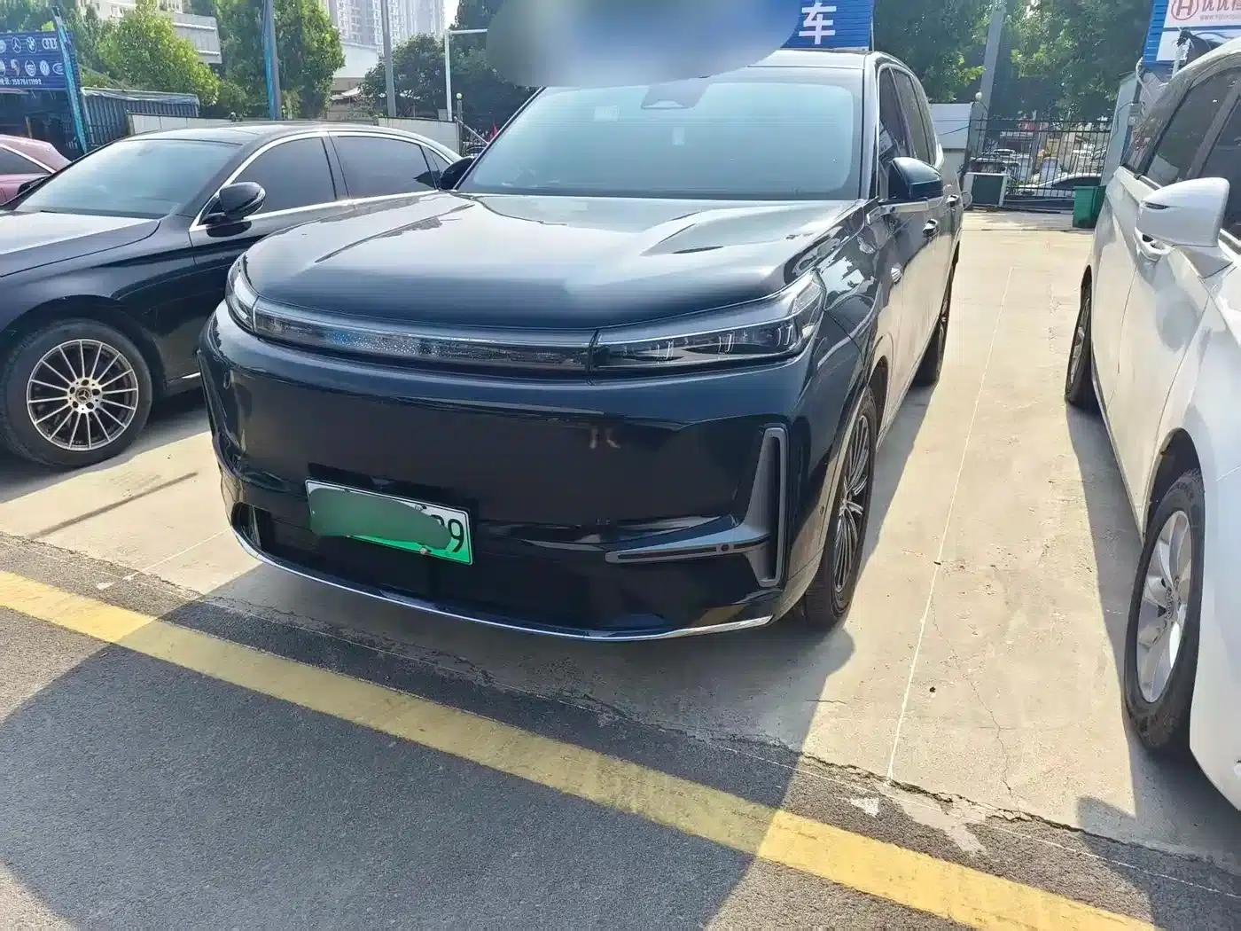 Galaxy M9 2025 210km/h AWD Navigator Edition — миниатюра 1