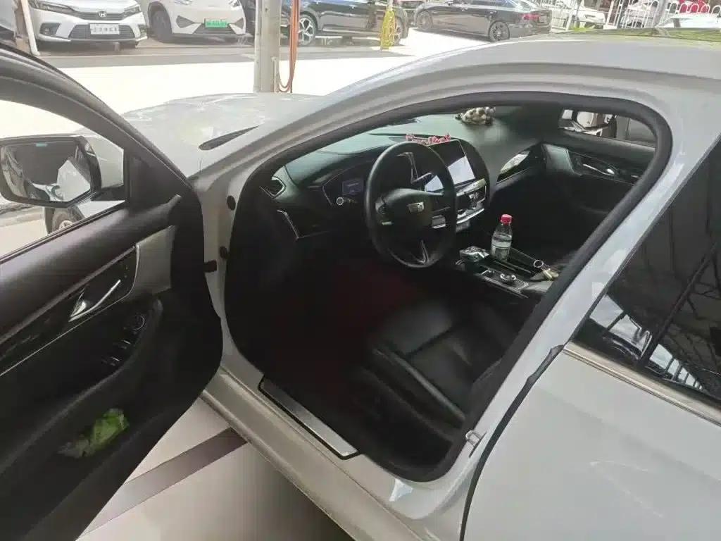 2021 Cadillac CT5 28T Luxury — миниатюра 5