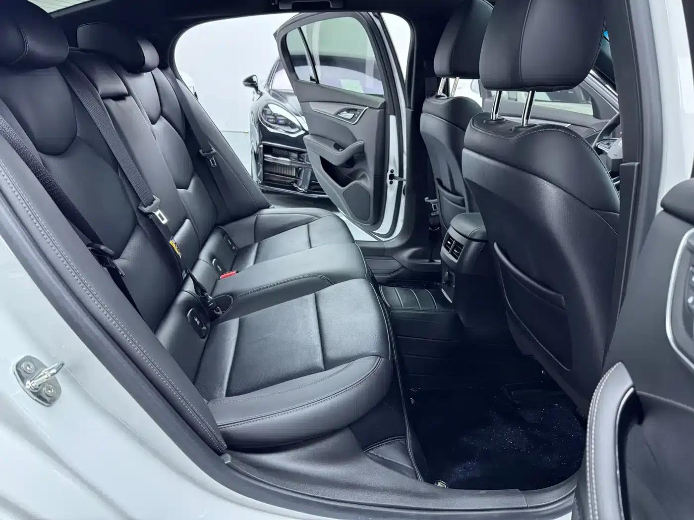 2023 Cadillac CT5 28T Luxury (Standard Edition) — миниатюра 14
