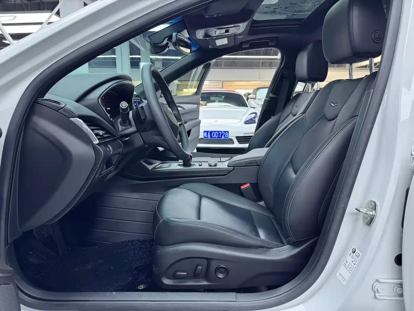 2023 Cadillac CT5 28T Luxury (Standard Edition) — миниатюра 4