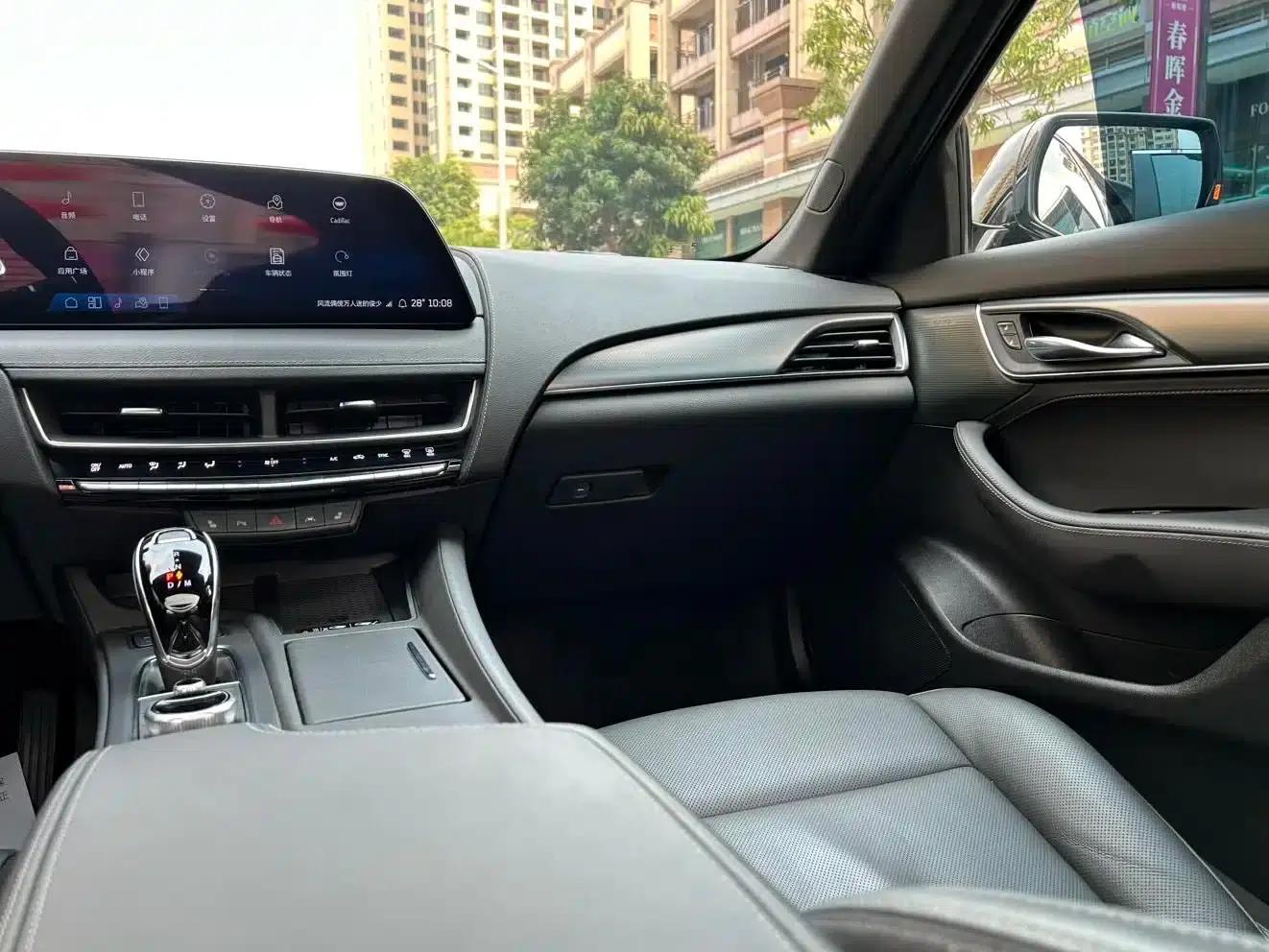 2024 Cadillac CT5 28T Luxury Pro — миниатюра 11
