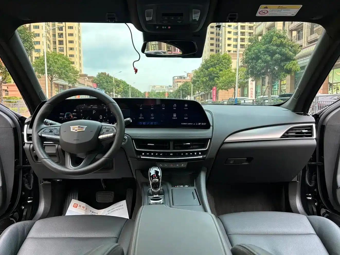 2024 Cadillac CT5 28T Luxury Pro — миниатюра 17