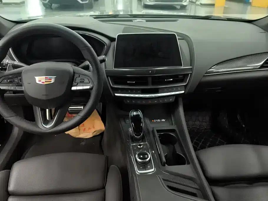 2023 Cadillac CT5 28T Platinum Edition — миниатюра 12