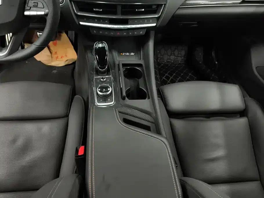 2023 Cadillac CT5 28T Platinum Edition — миниатюра 16