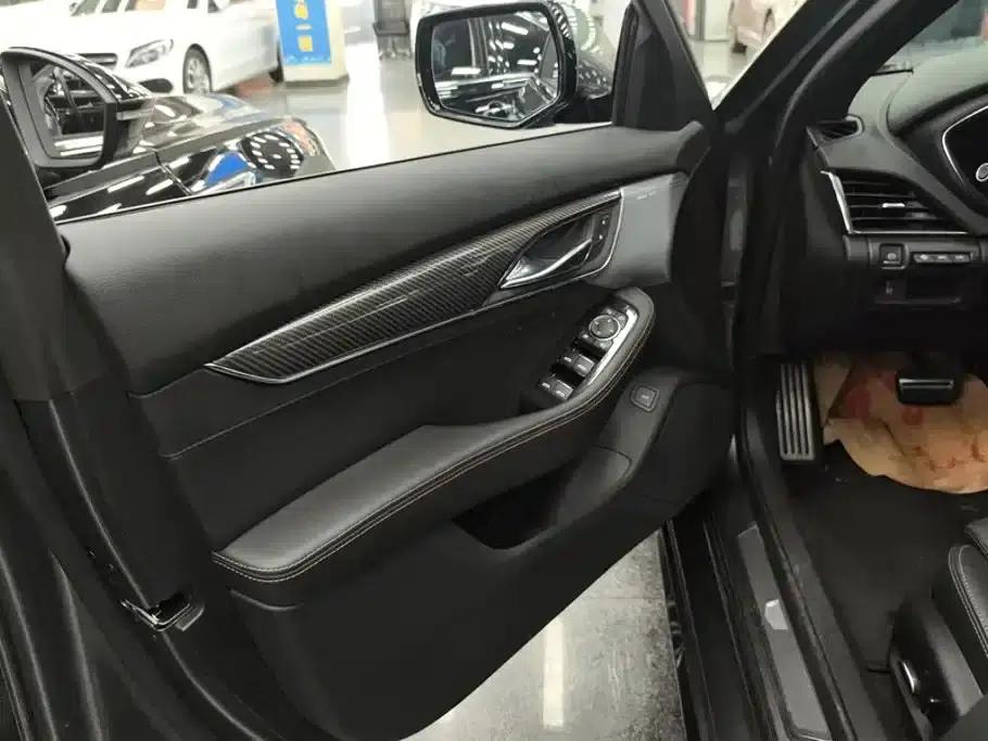2023 Cadillac CT5 28T Platinum Edition — миниатюра 7