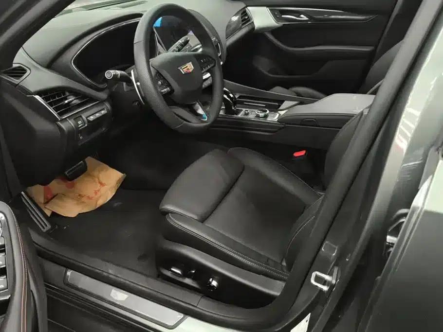 2023 Cadillac CT5 28T Platinum Edition — миниатюра 9