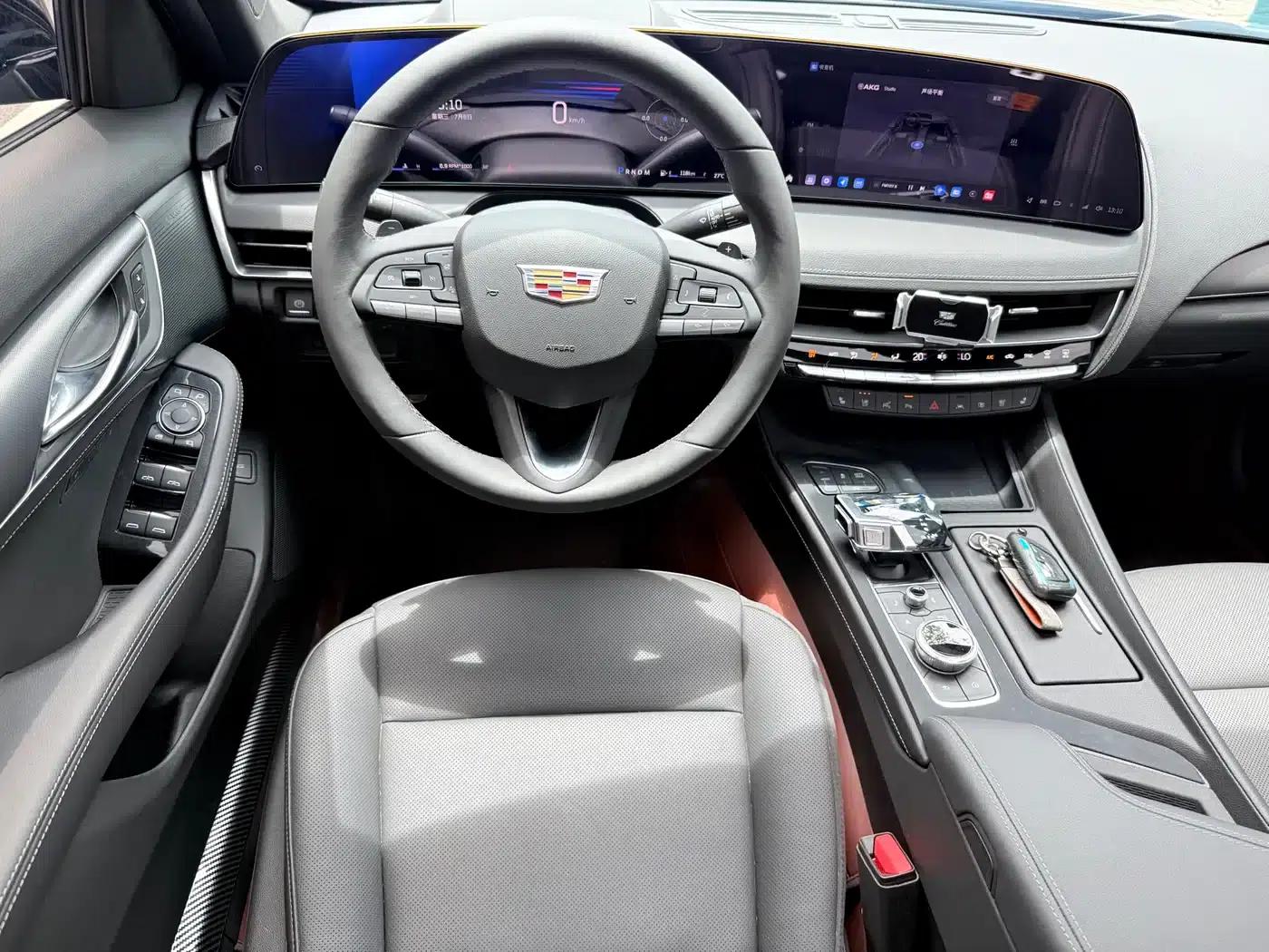 2025 Cadillac CT5 28T Track Performance Edition — миниатюра 11