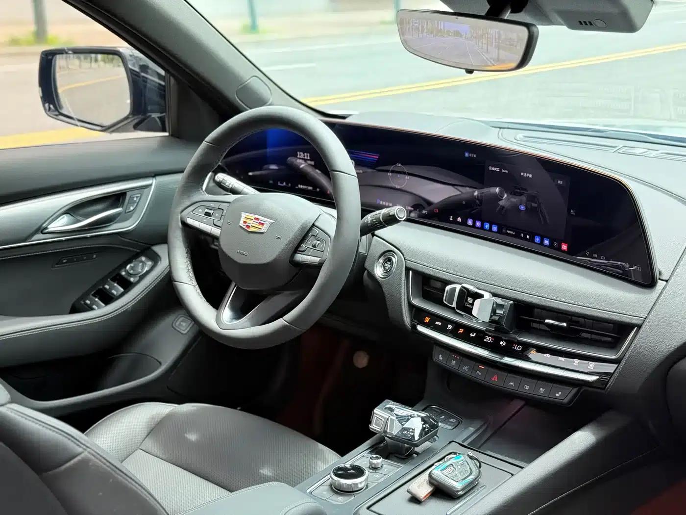 2025 Cadillac CT5 28T Track Performance Edition — миниатюра 12
