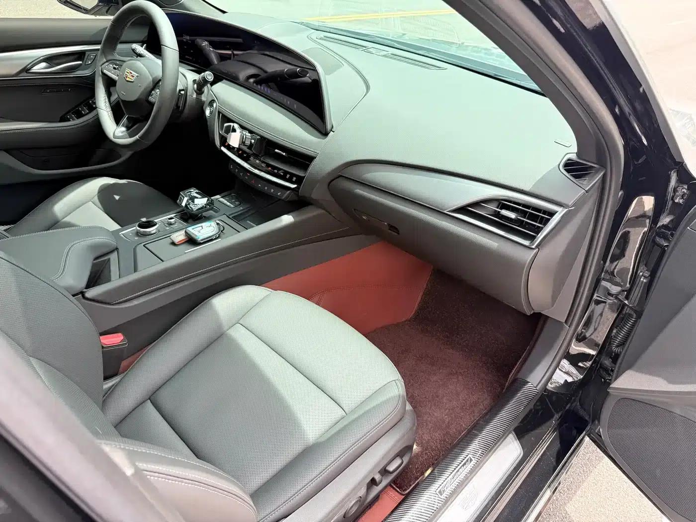 2025 Cadillac CT5 28T Track Performance Edition — миниатюра 18