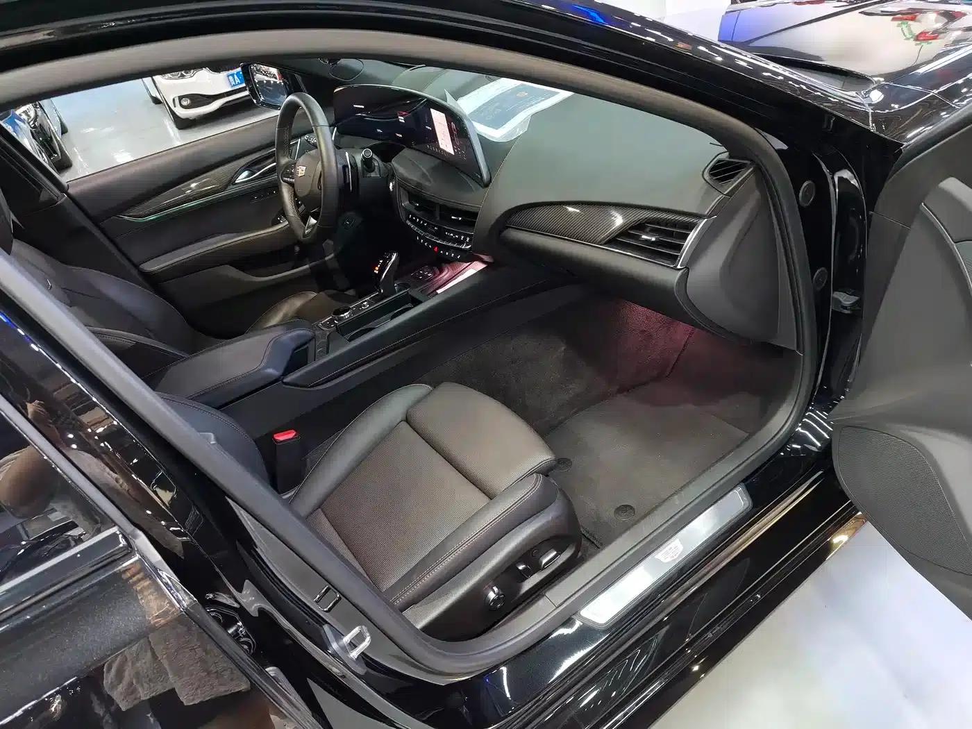 2023 Cadillac CT5 28T Luxury (Standard Edition) — миниатюра 5