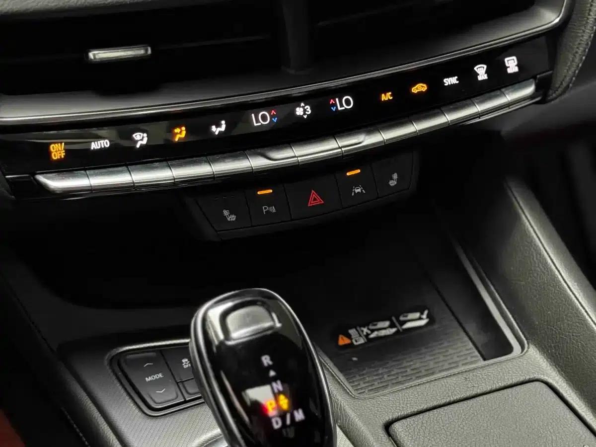 2024 Cadillac CT5 28T Luxury Pro — миниатюра 13