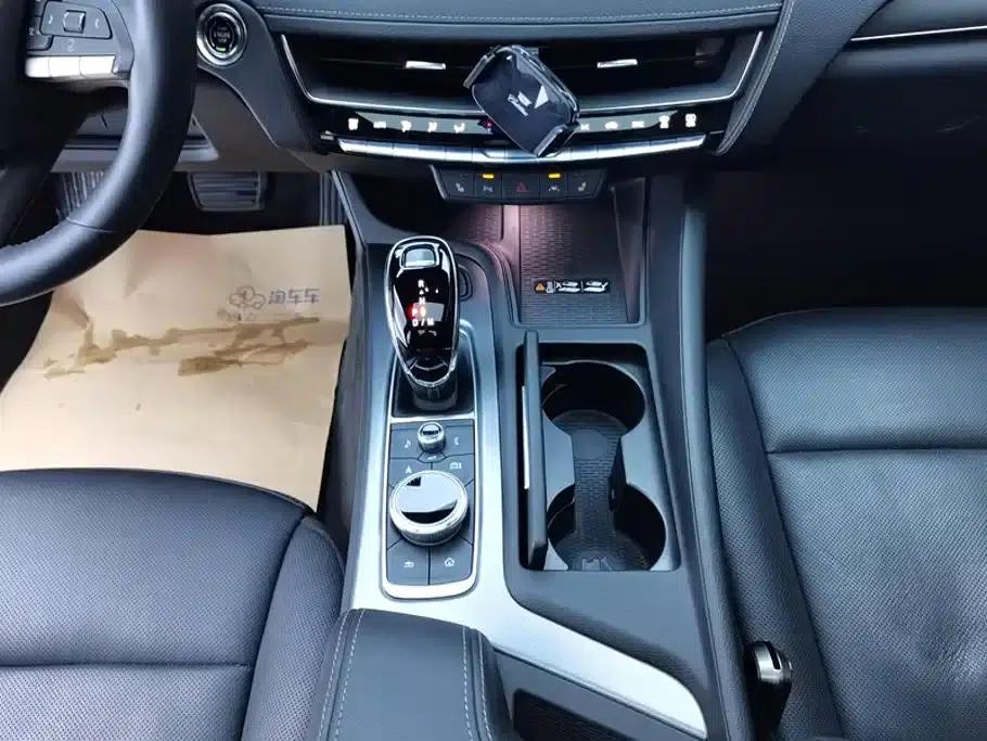 2024 Cadillac CT5 28T Luxury Pro — миниатюра 11