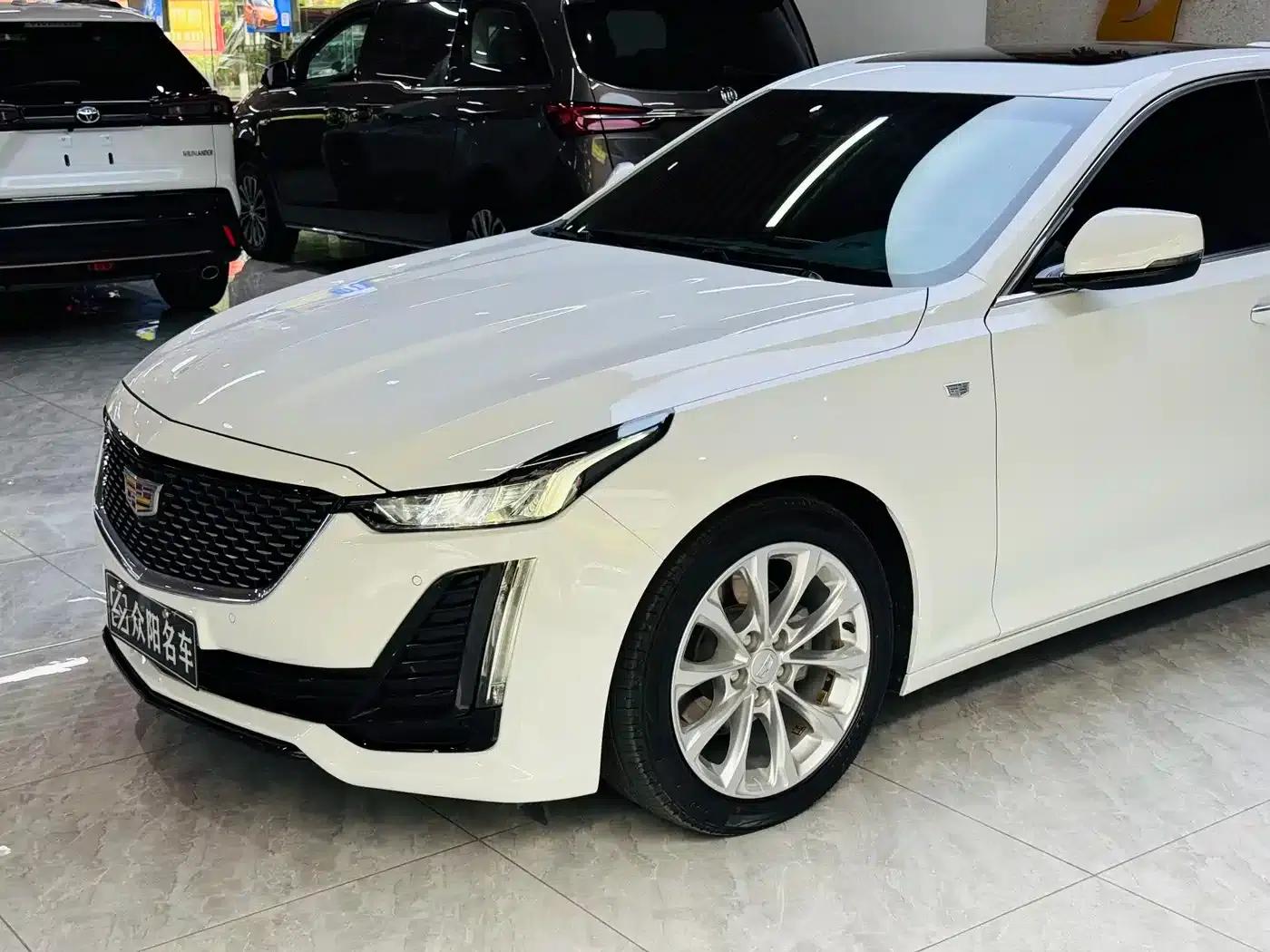 2022 Cadillac CT5 28T Luxury — миниатюра 4