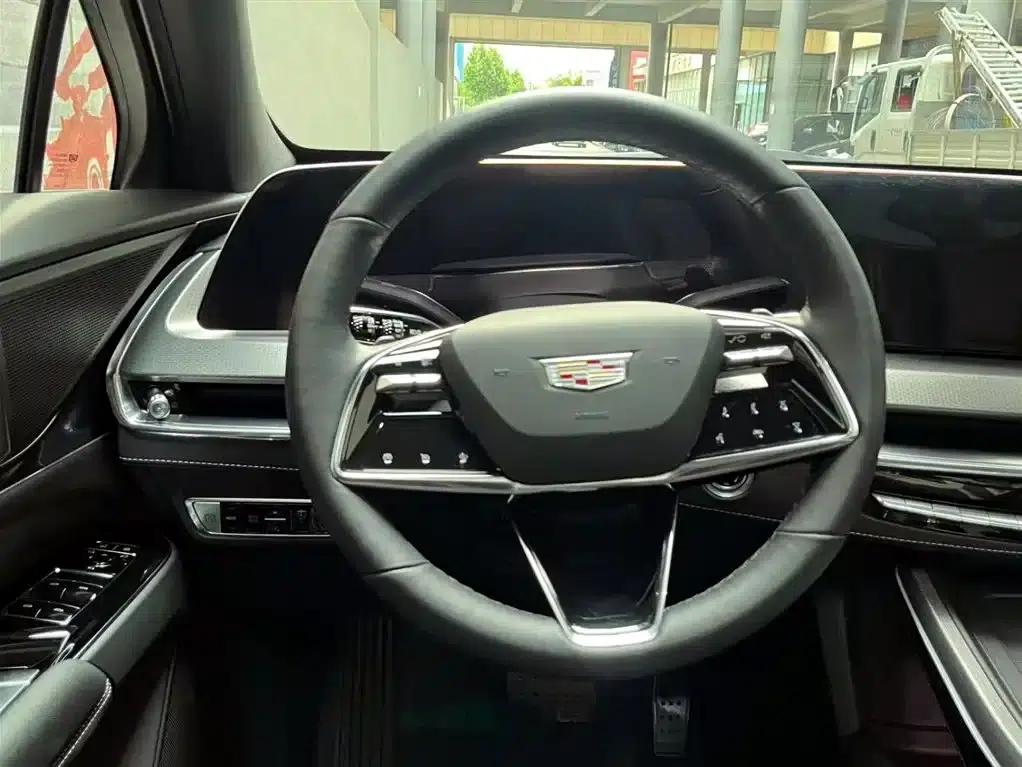 Cadillac XT5 2025 2.0T Metropolitan Edition — миниатюра 13