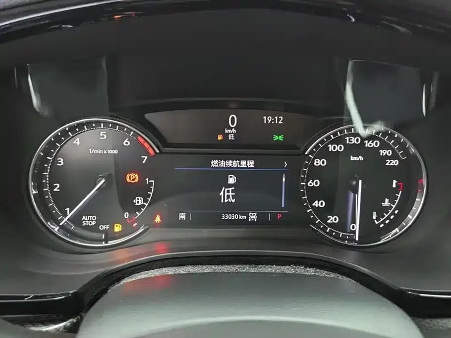 Cadillac XT5 2022 2.0T AWD Luxury (Hummingbird Edition) — миниатюра 14