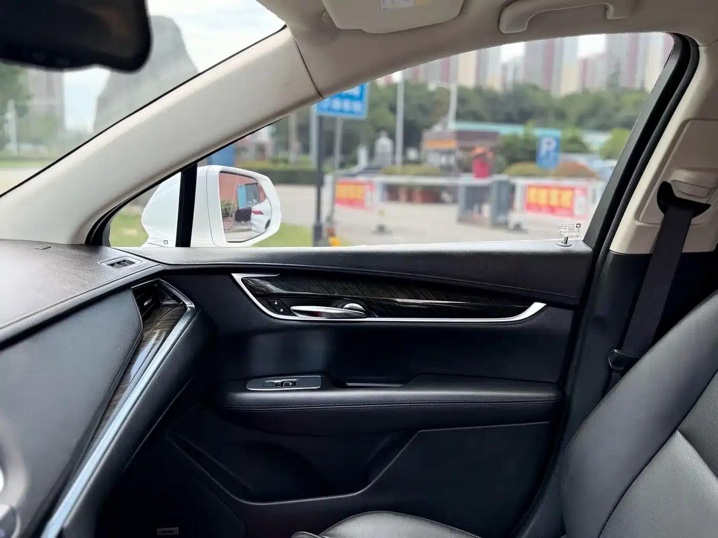 2016 Cadillac XT5 25T Luxury — миниатюра 15