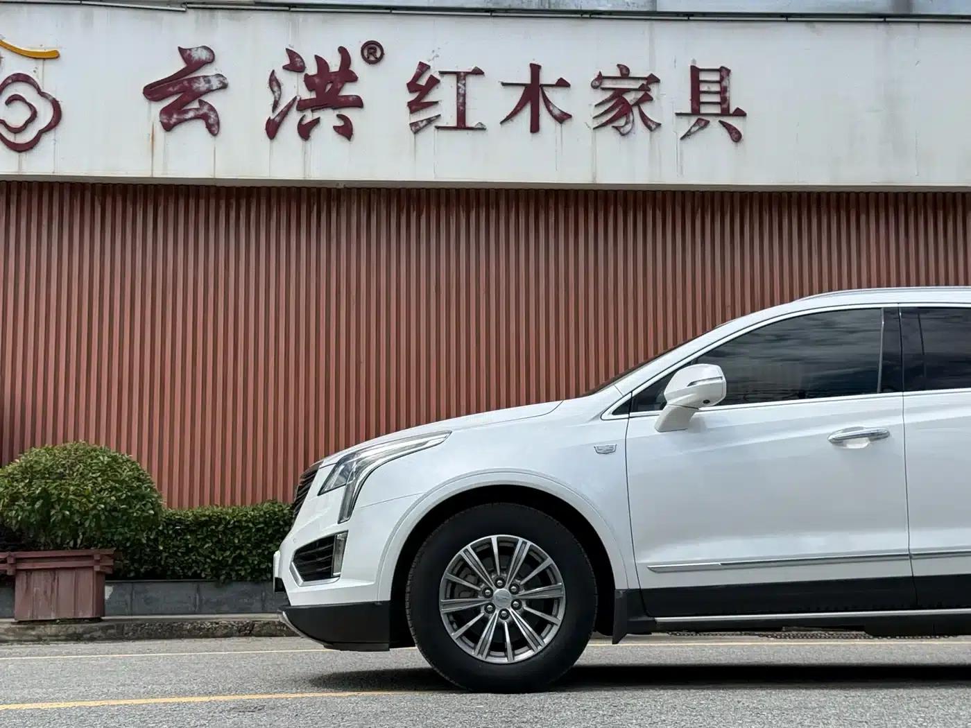 2016 Cadillac XT5 25T Luxury — миниатюра 3