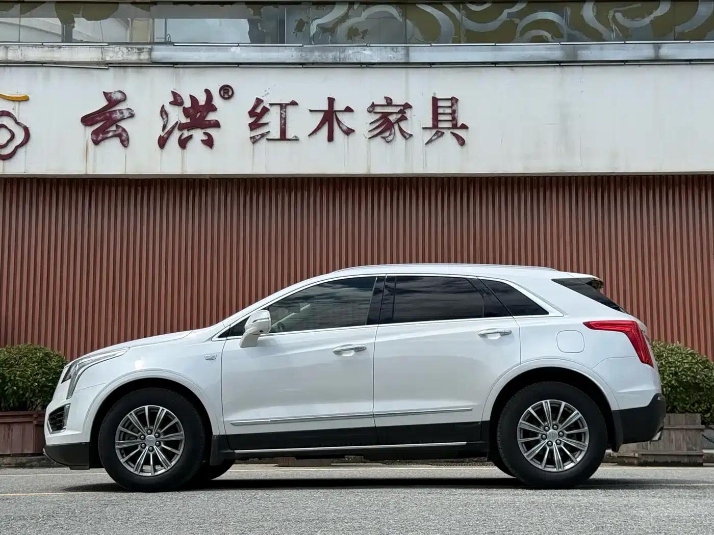 2016 Cadillac XT5 25T Luxury — миниатюра 4
