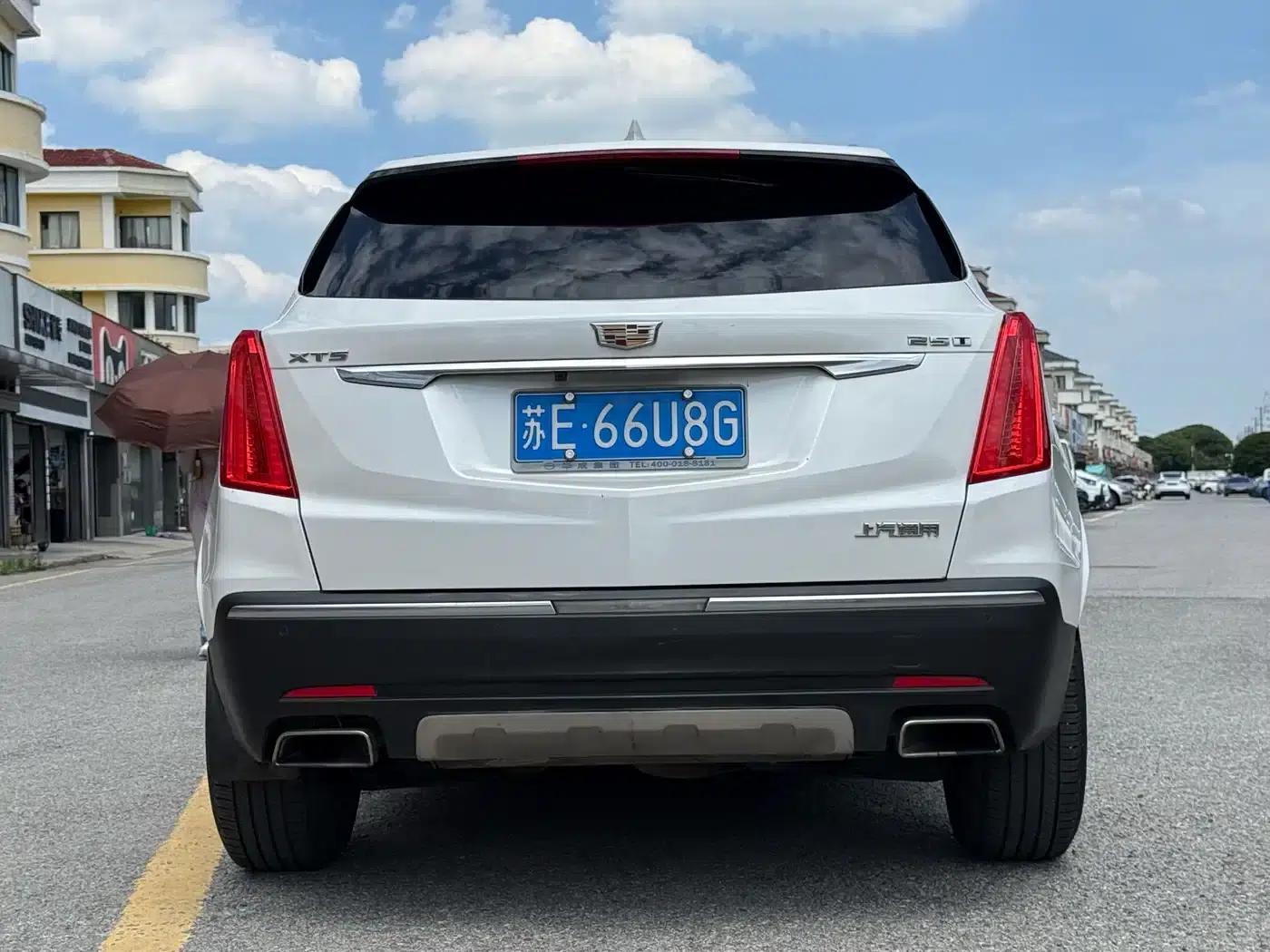 2016 Cadillac XT5 25T Luxury — миниатюра 6