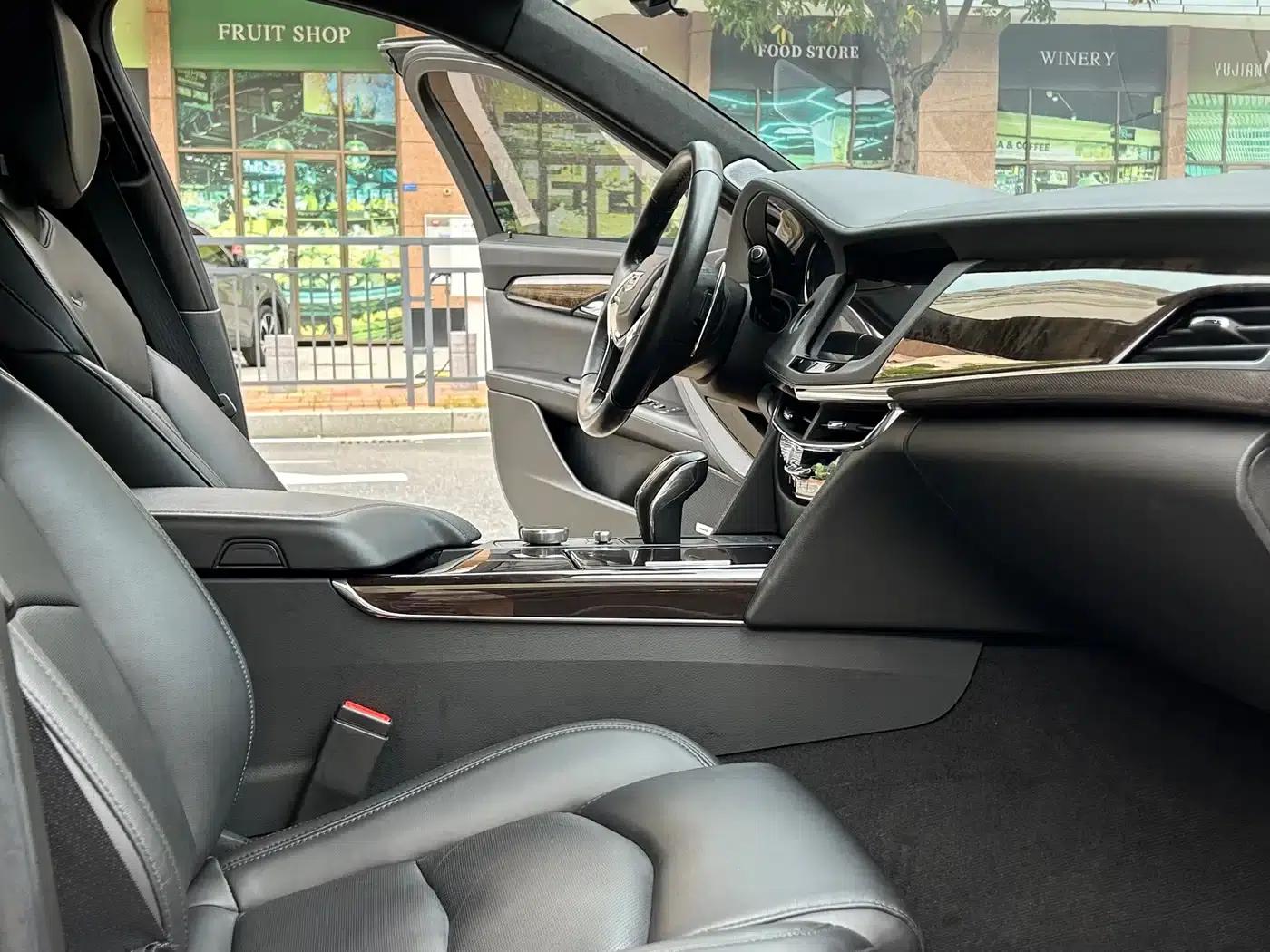 2019 Cadillac CT6 28T Luxury — миниатюра 24