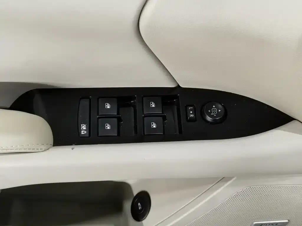 2015 Cadillac XTS 28T Comfort — миниатюра 9