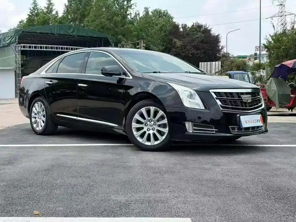 2013 Cadillac XTS 28T Luxury — миниатюра 1