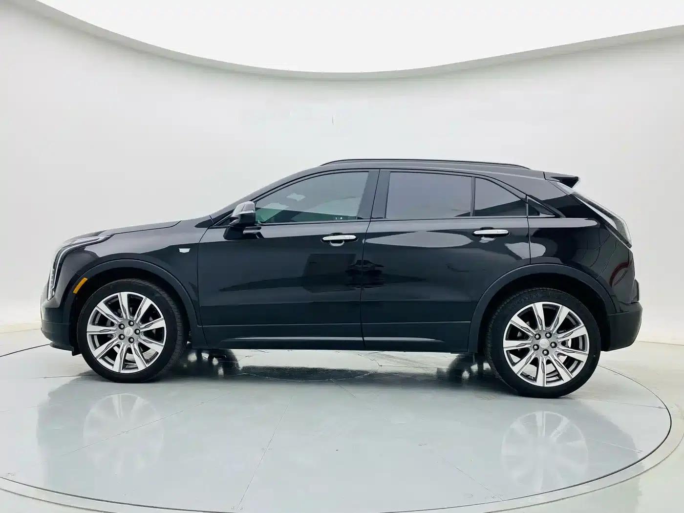 2022 Cadillac XT4 28T AWD Premium — миниатюра 4