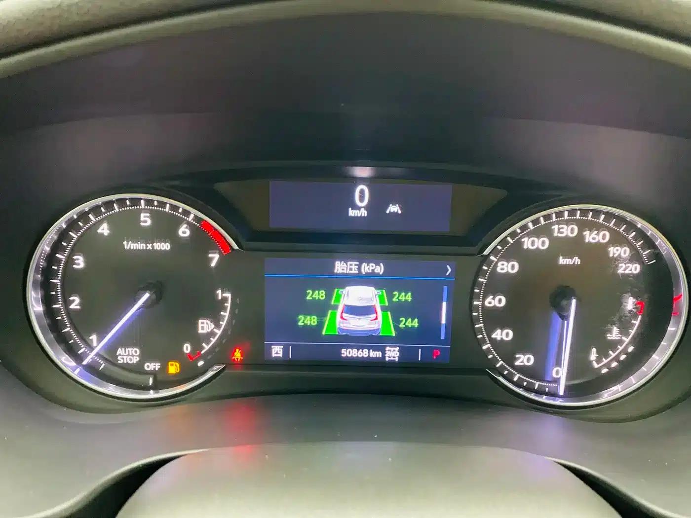 2022 Cadillac XT4 28T AWD Premium — миниатюра 9