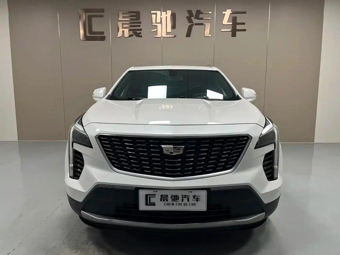Cadillac XT4 2021 28T Two-Wheel Drive Premium Edition — миниатюра 2