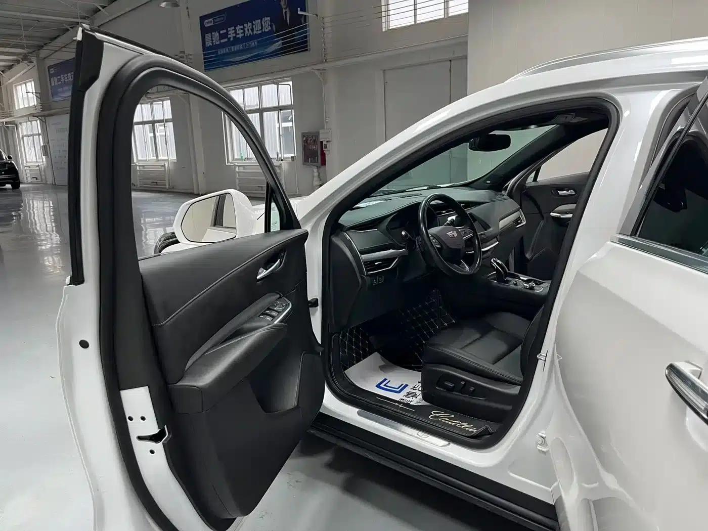 Cadillac XT4 2021 28T Two-Wheel Drive Premium Edition — миниатюра 11
