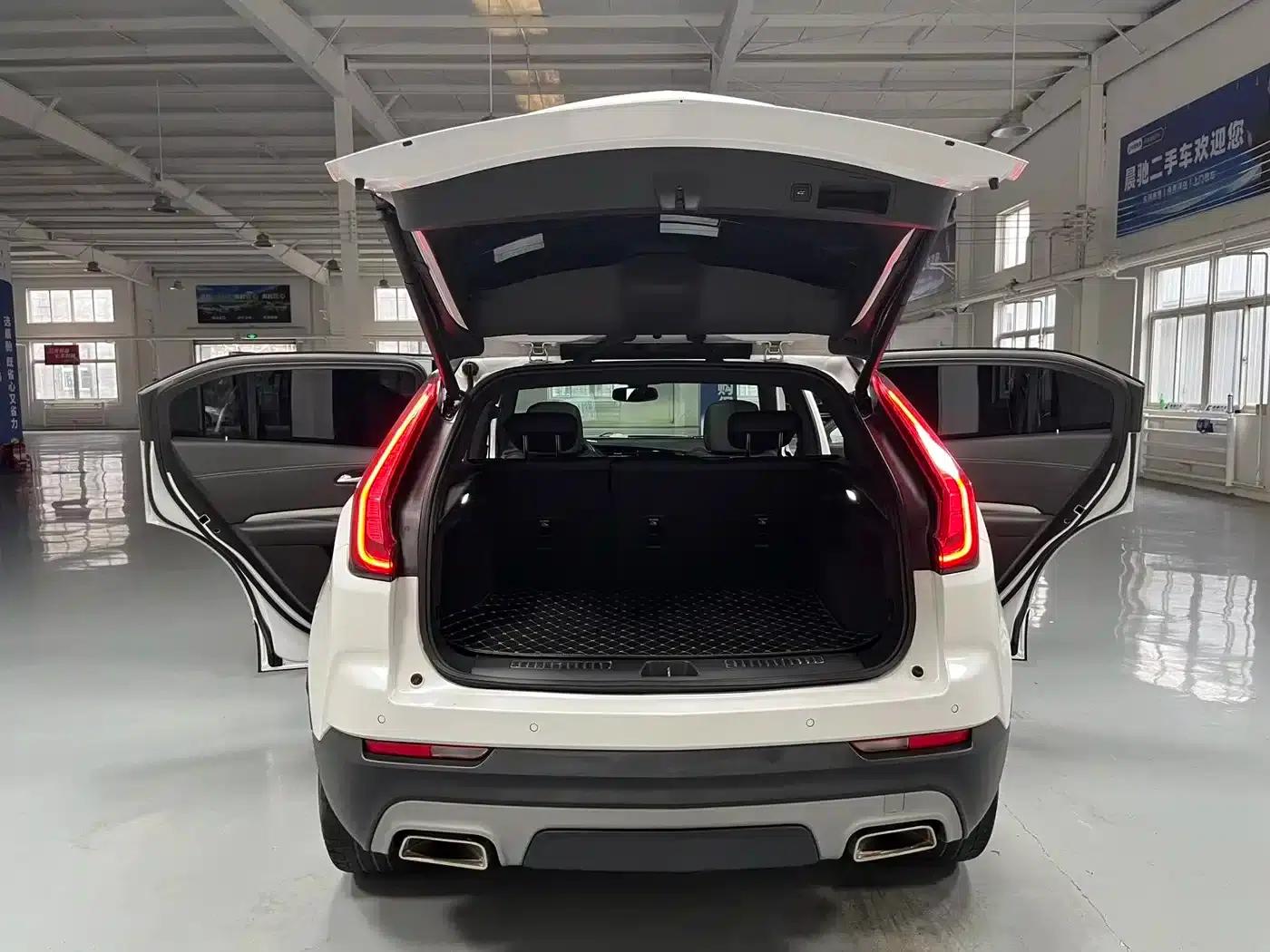 Cadillac XT4 2021 28T Two-Wheel Drive Premium Edition — миниатюра 16