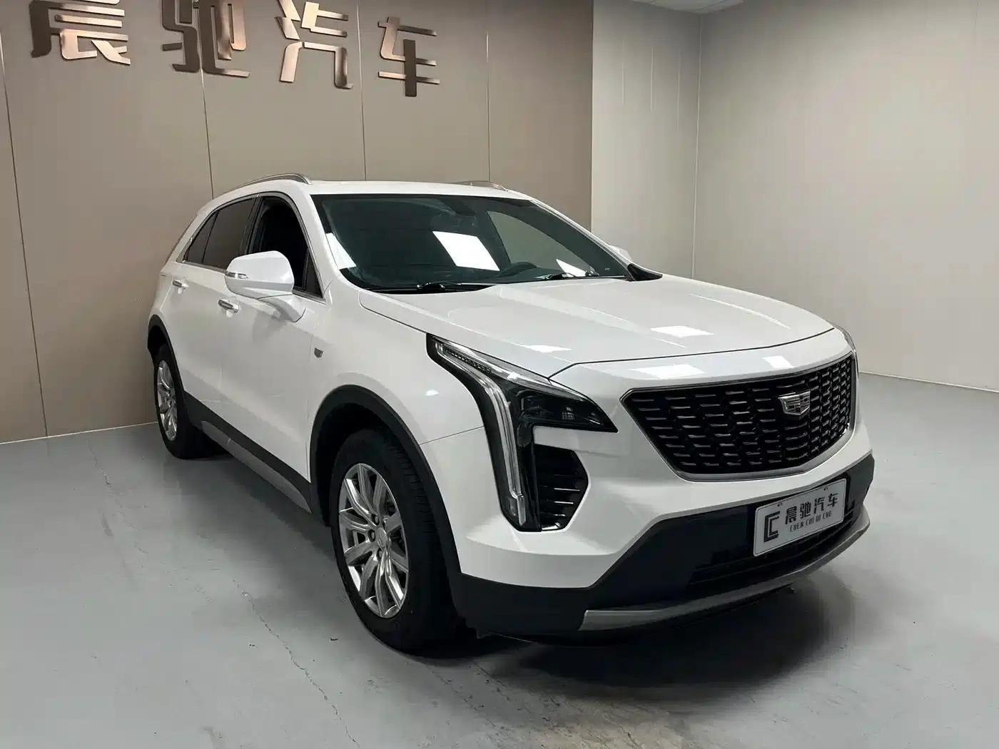 Cadillac XT4 2021 28T Two-Wheel Drive Premium Edition — миниатюра 3
