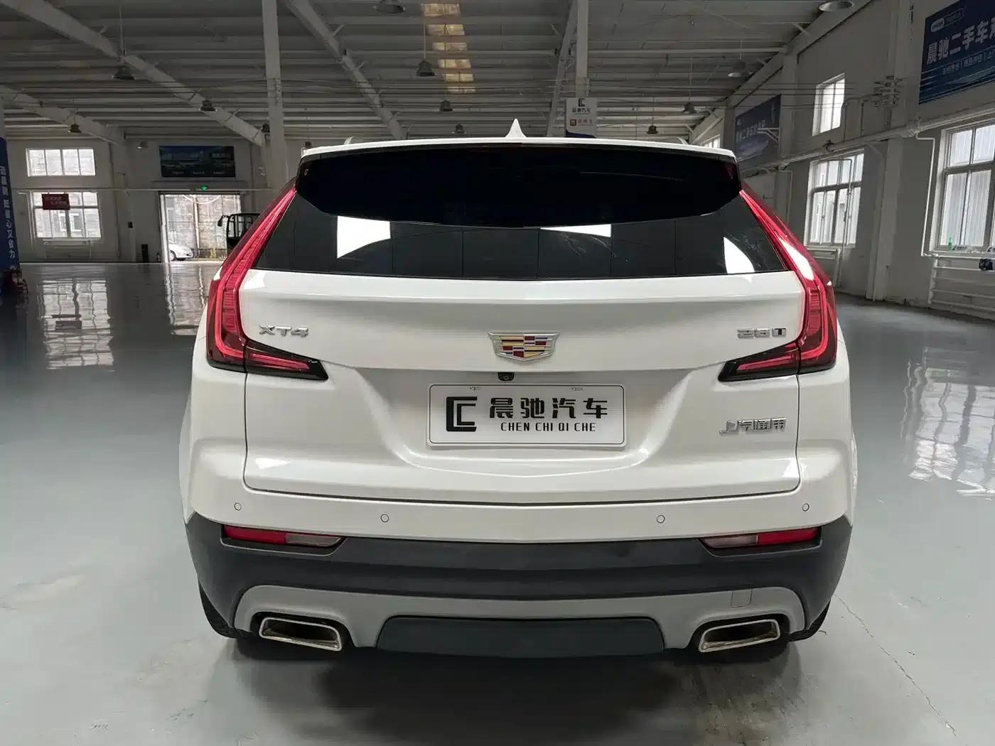 Cadillac XT4 2021 28T Two-Wheel Drive Premium Edition — миниатюра 5