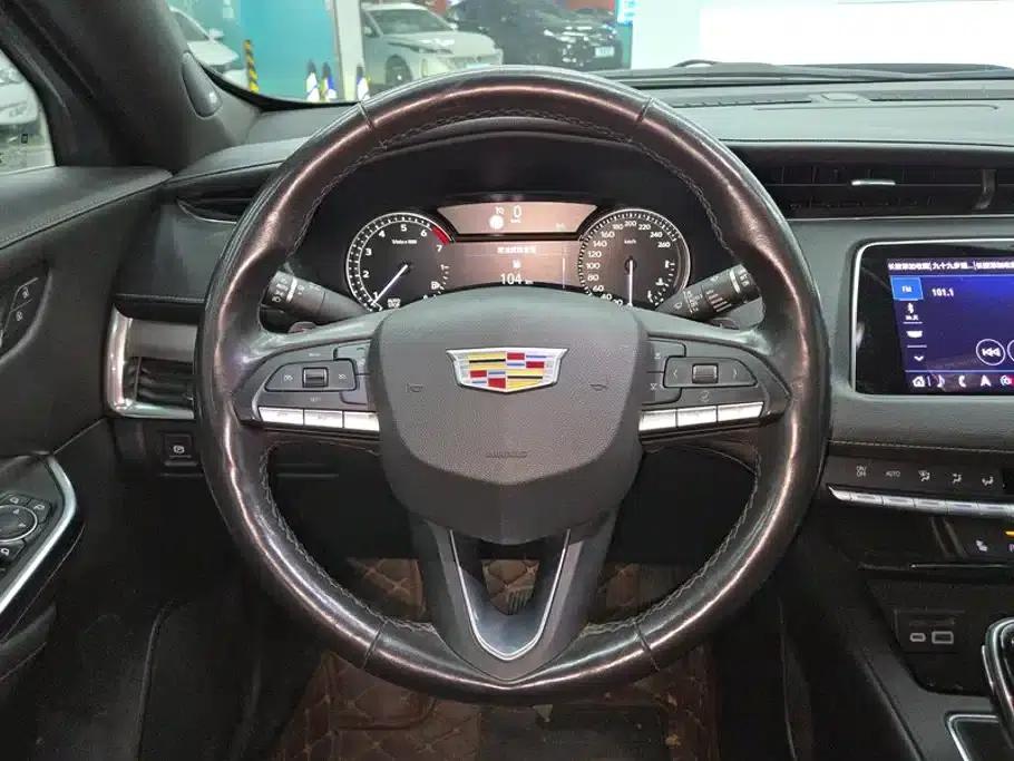 2020 Cadillac XT4 28T Two-Wheel Drive Luxury — миниатюра 15