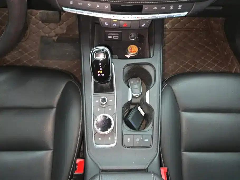 2020 Cadillac XT4 28T Two-Wheel Drive Luxury — миниатюра 16