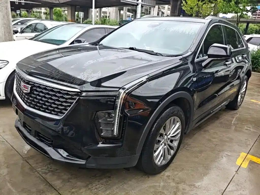 2024 Cadillac XT4 28T Two-Wheel Drive Luxury — миниатюра 1