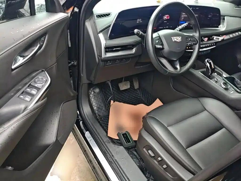2024 Cadillac XT4 28T Two-Wheel Drive Luxury — миниатюра 12