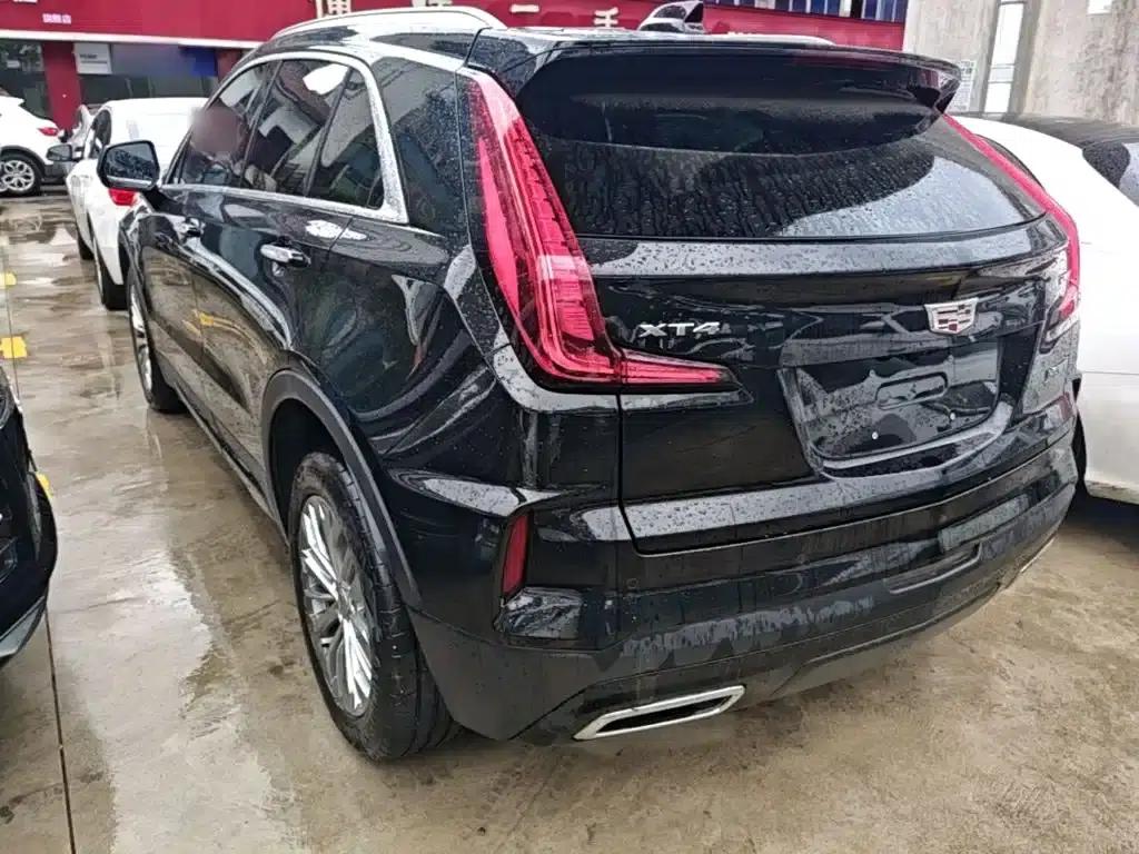 2024 Cadillac XT4 28T Two-Wheel Drive Luxury — миниатюра 3