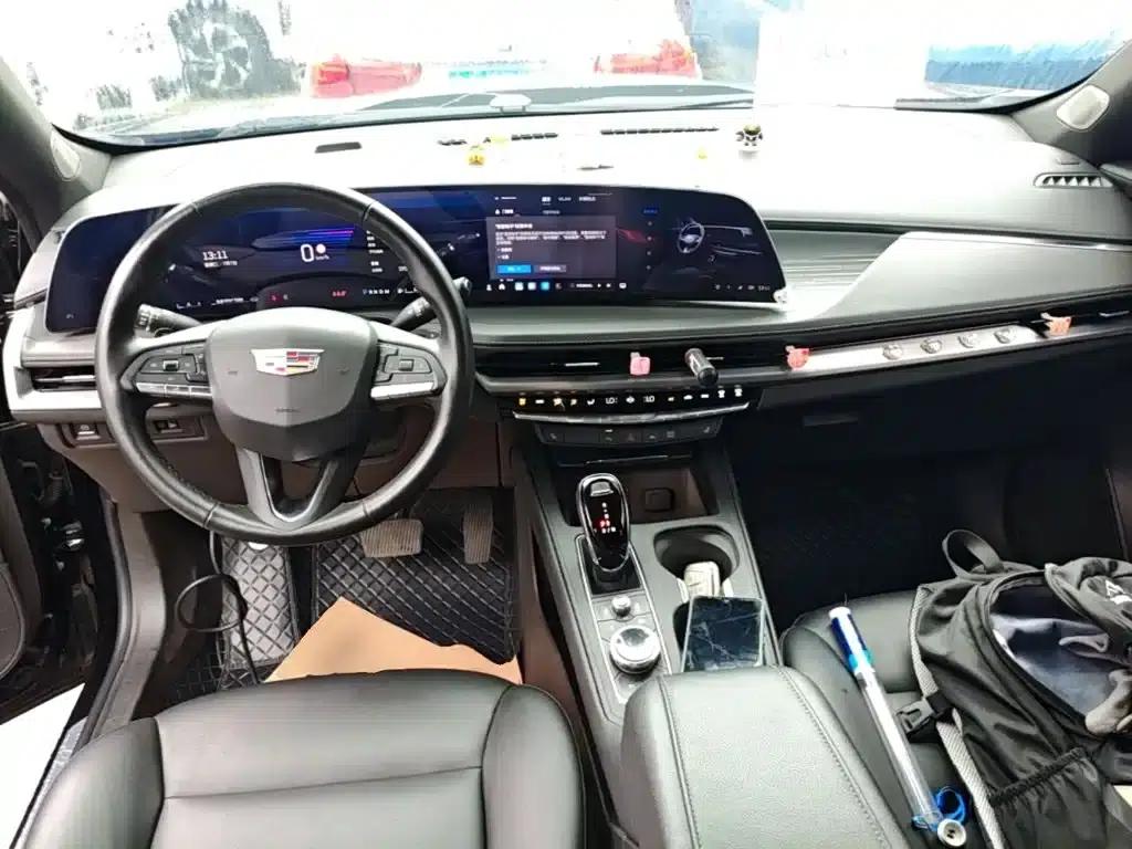 2024 Cadillac XT4 28T Two-Wheel Drive Luxury — миниатюра 6